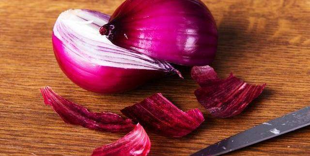 洋葱的功效与作用能长期吃吗 a9733abfd74644fd8214fc933736219a.jpeg