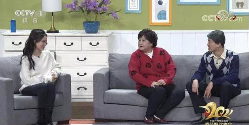 因为|张小斐包场支持贾玲！神仙友谊不是白来的，贾玲提前付出了很多