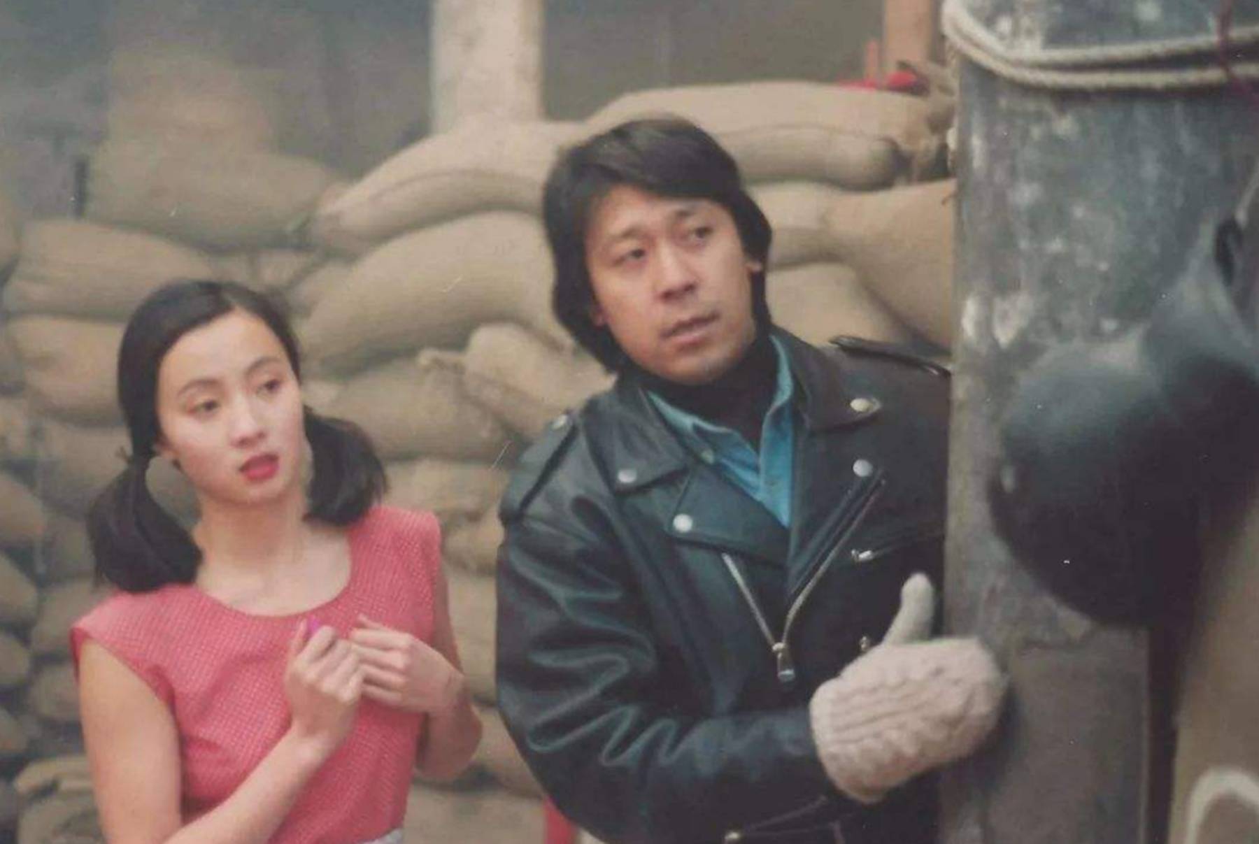 阳光灿烂的日子电影图文分析 da73cff03cf747b5b1429863706c72c3.jpeg