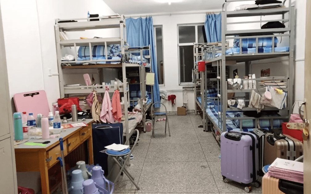 宿舍生活用品 04eeb971a3864a9a996be0eb1209757d.png