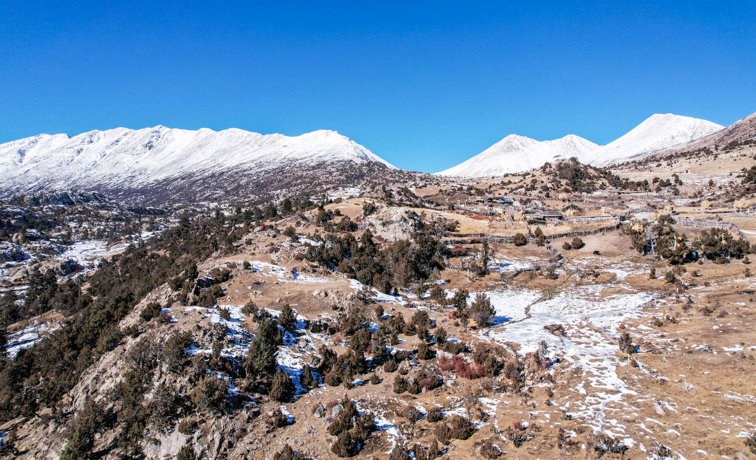 雪山|西藏昌都自驾游第14天：翻越雪山与结冰路，遇见世外桃源般的巴堆