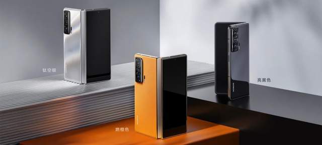 Magic|合为直屏旗舰，展为高能平板 荣耀Magic V折叠屏一部到位