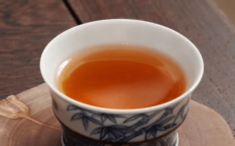 茶叶|白茶属于什么茶类？它和红茶、绿茶到底有什么区别？