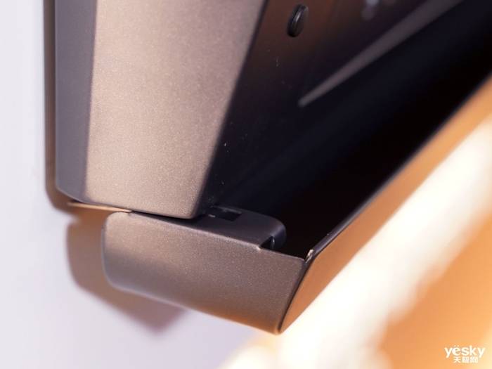 刀锋造型、超大吸力 创维薄镜6 Pro抽油烟机评测