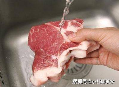 因为|冰冻的肉，别直接放冷水泡，我每次就放点它进去，3分钟就解冻了