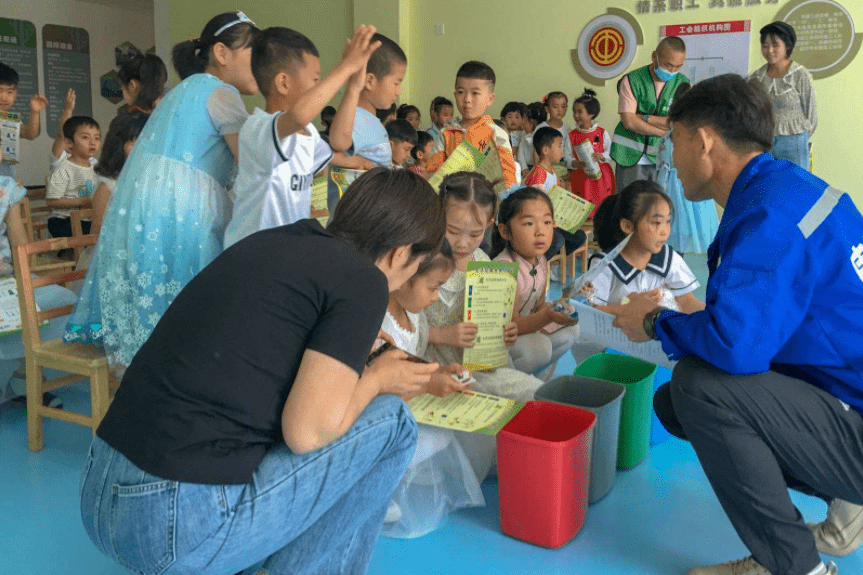 家长|上了小学才发现，公立和私立幼儿园截然不同，三年级将成为爆发期