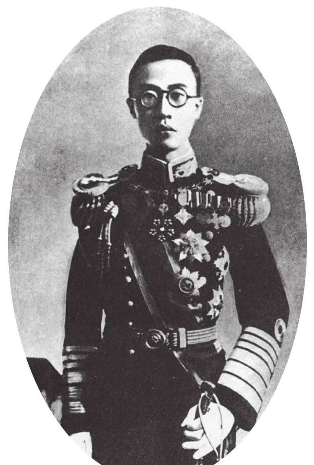 一起玩耍,又一起坐牢,两小无猜的末代皇帝和末代国舅_溥仪_紫禁城