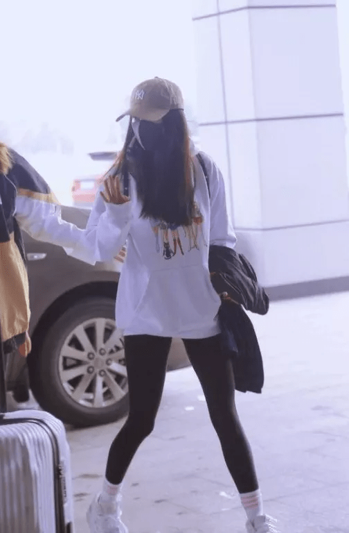 脚踝 再冷也得露出脚踝!秋冬季节正确的“打开方法”,时尚又温暖