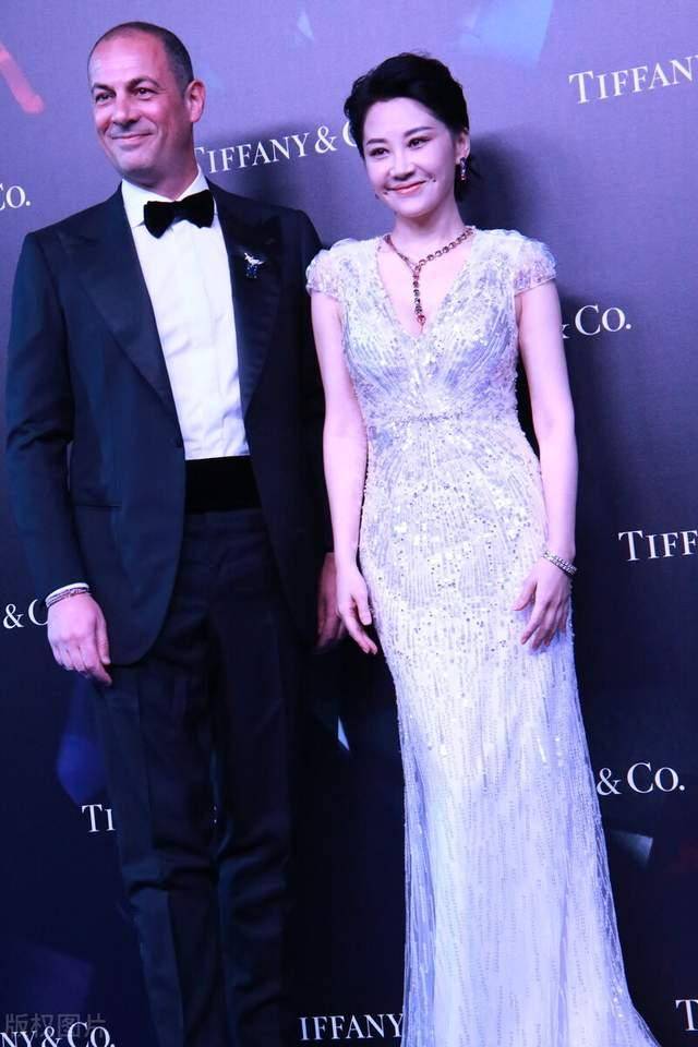 51岁许晴高清合照 4cc98397e2244475904e4a3e898859a4.jpeg