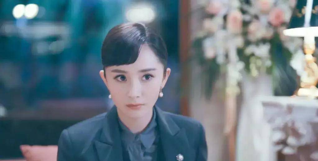 剑眉杨幂又“变脸”？33岁的她，这应该是唯一整过的地方了