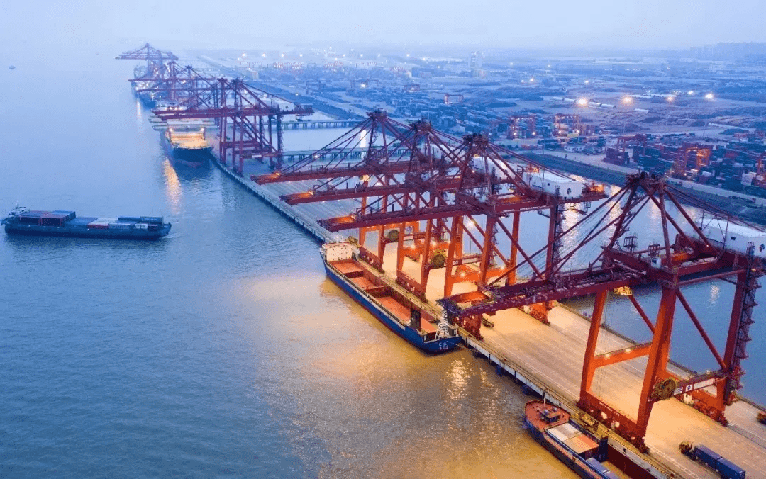 苏州港年集装箱吞吐量实现新突破!_港口_航道_发展