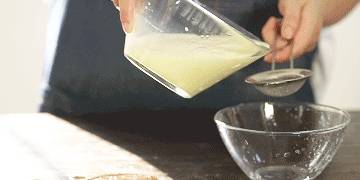 用水|蒸鸡蛋羹别再用水,这样做更营养,比果冻更嫩滑,早餐被它承包了