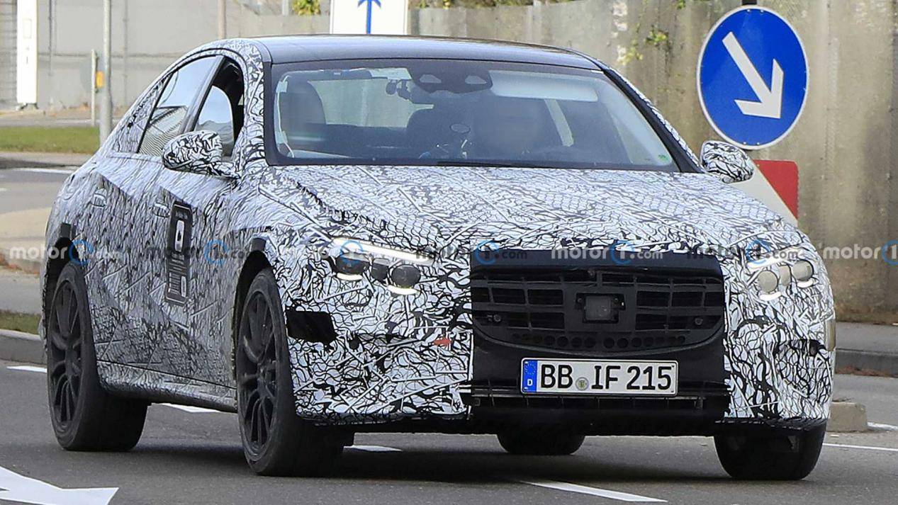 全新奔驰e级谍照曝光 外观小改内饰升级 想买5系的应该再等等 搜狐汽车 搜狐网