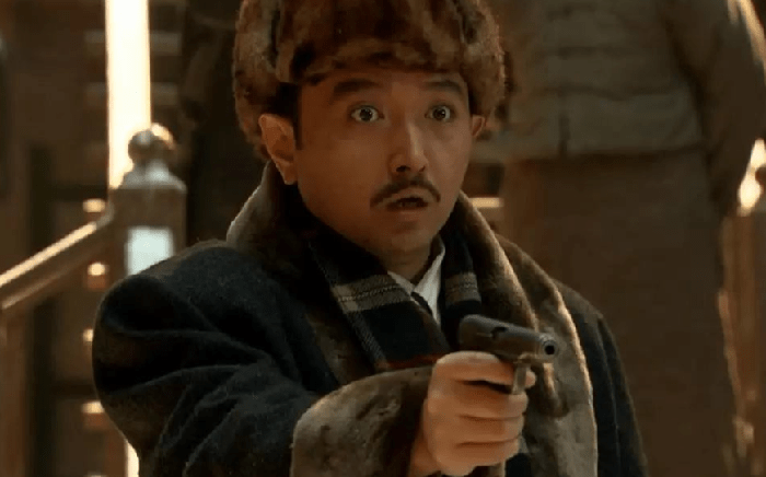 后来鲜儿追着他们要去闯关东,要不是朱传武把朱传文踹下船,朱传文都没