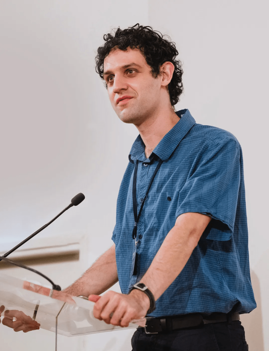 把「醉汉游走」引入「三体问题」，以色列学者新思路登上物理学顶刊