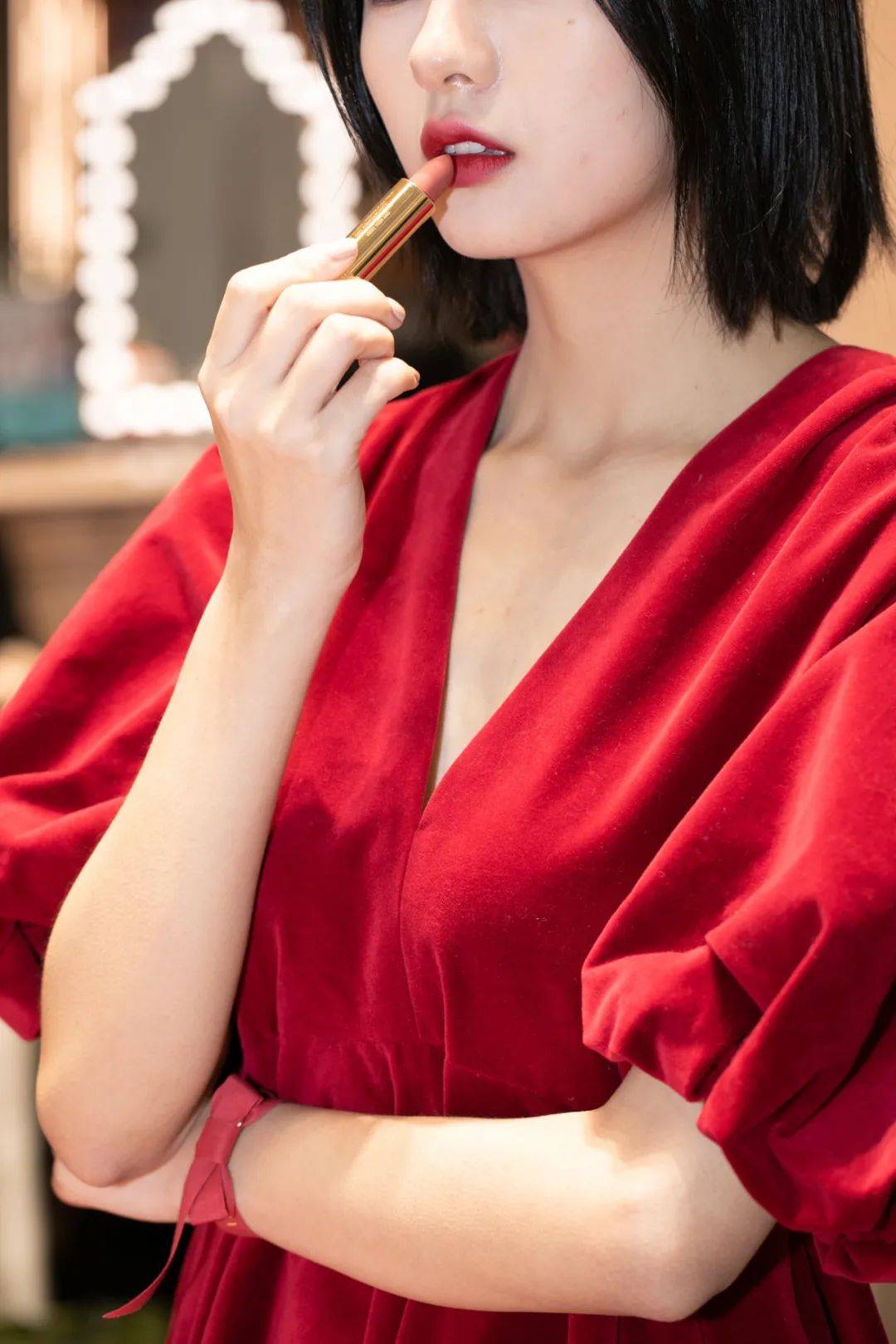 冬日古驰美妆双子星愿店优雅揭幕!演绎复古浪漫美学!