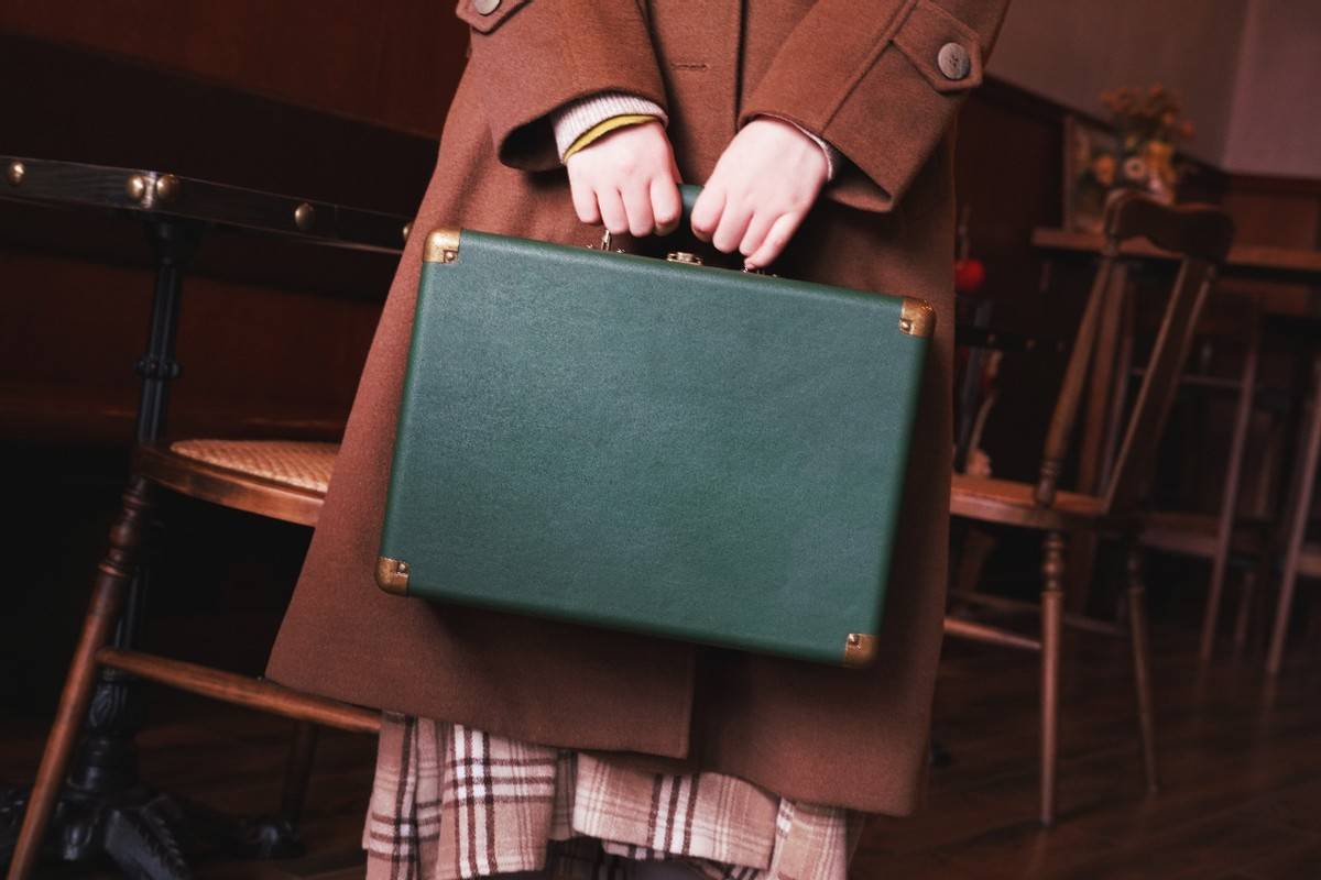 平价的梵珐尼复古蓝牙留声机，自带怀旧手提箱，超高颜值