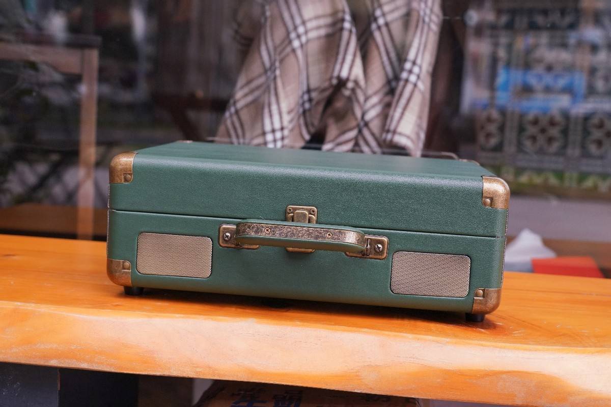 平价的梵珐尼复古蓝牙留声机，自带怀旧手提箱，超高颜值