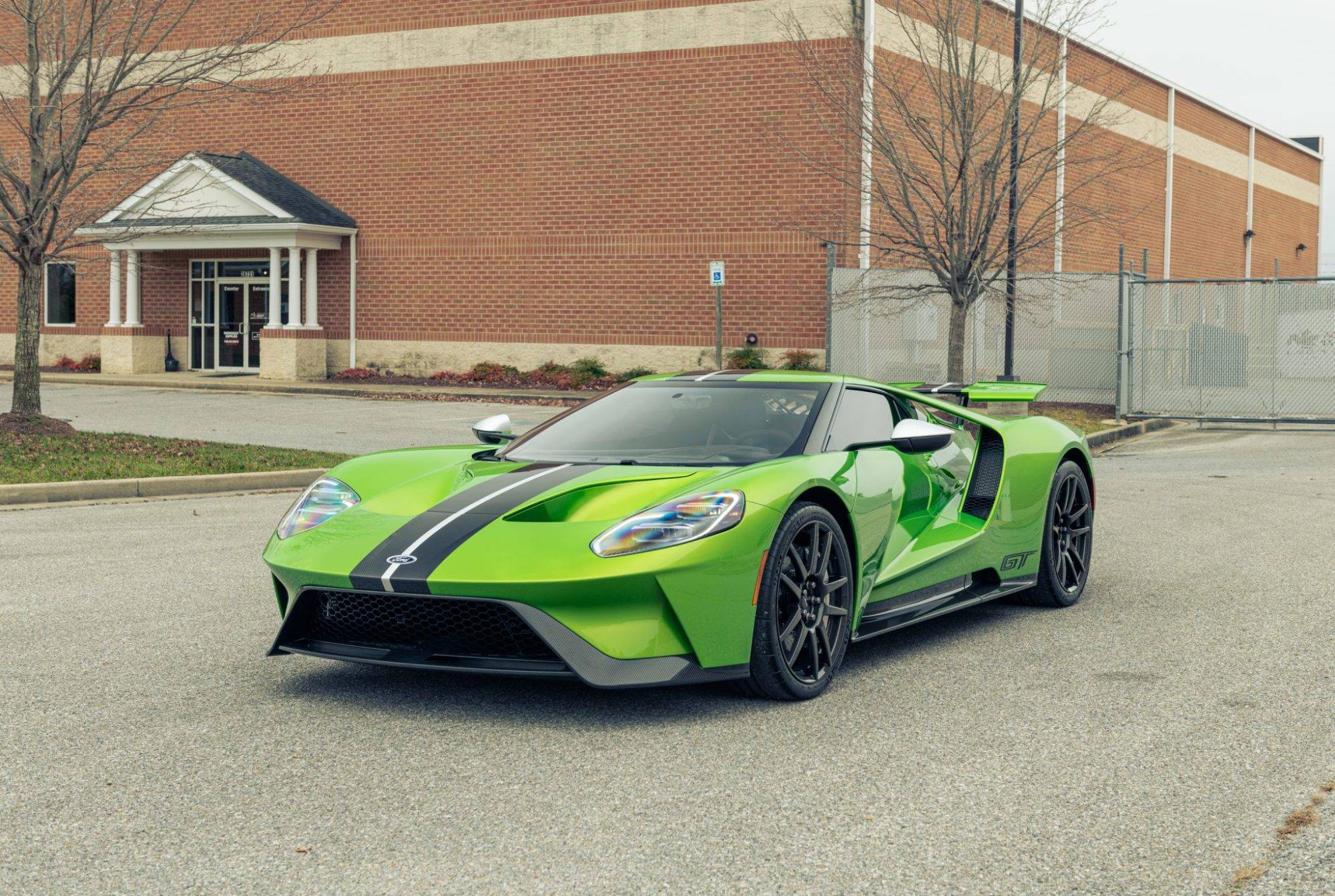 售价超100万美元这辆蛇皮绿色的2019款福特gt二手超跑太帅了