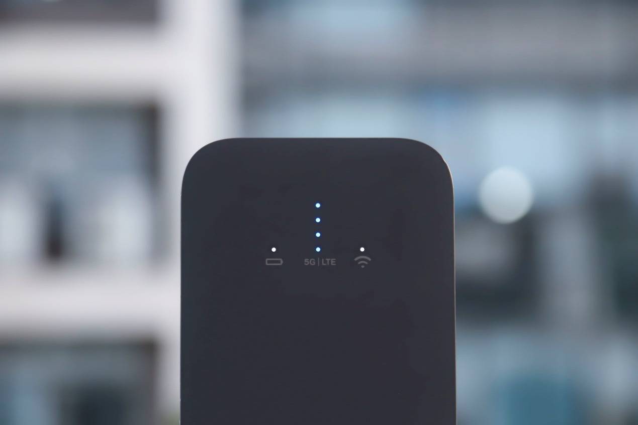 户外团队直播需要解决上网问题？有一台领势随身WiFi就足够