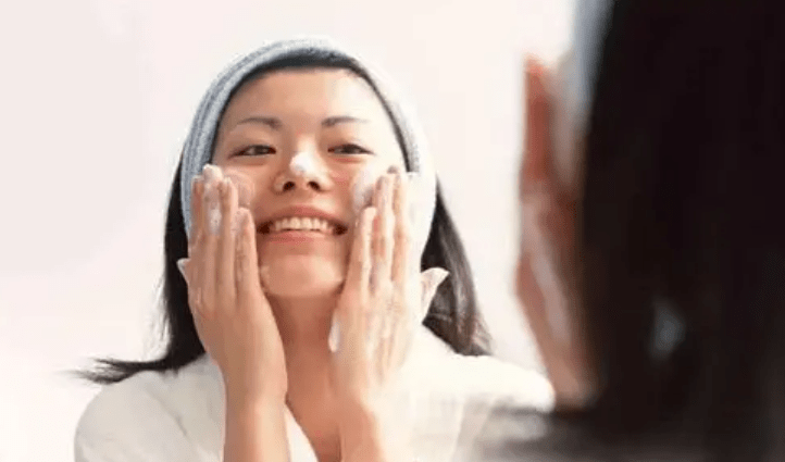 进行卸妆后还要再洗脸吗?如果没搞懂这几点,小心皮肤越来越差