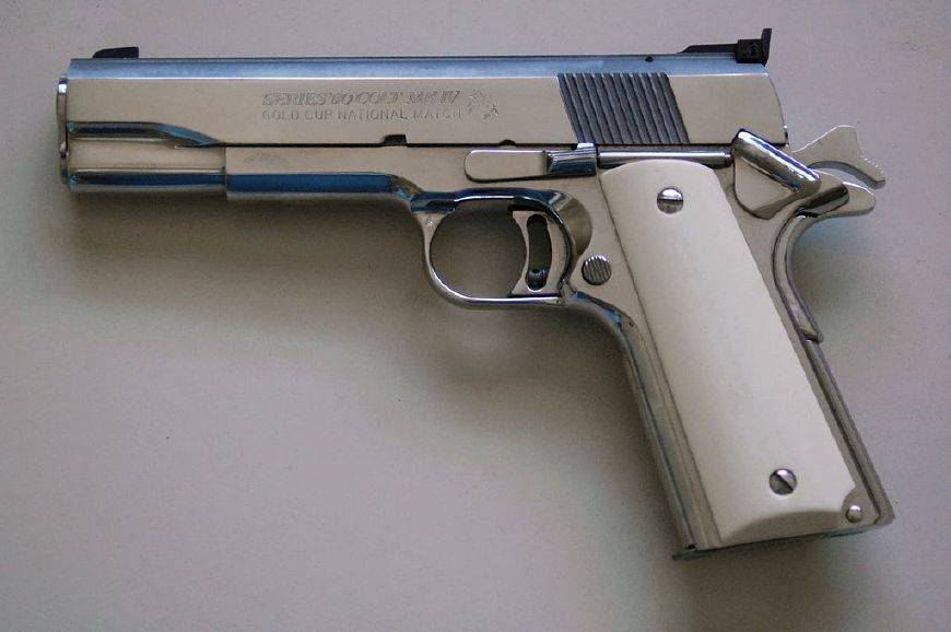 45, m1911",而对1924年推出的改进型m1911a1则命名为"automatic