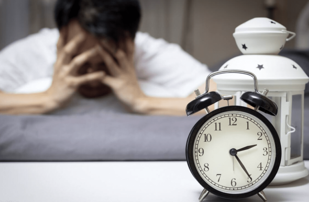 于抗|悲痛！55歲醫生因疲勞猝死于抗疫一線，再次讓我們警惕過勞死