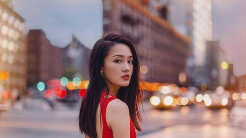 感觉李沁日常无色彩淡妆真是气质一流！5个技巧！女生Get她的美。