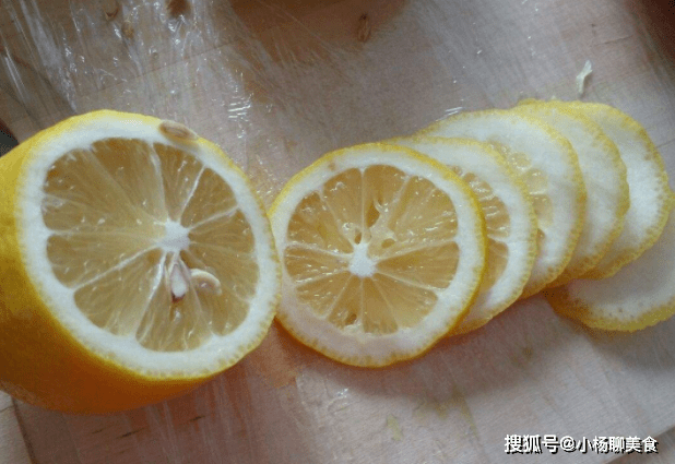 人体女人的“胶原蛋白”，平时没事吃两口，淡斑抗皱，做“冻龄女神”
