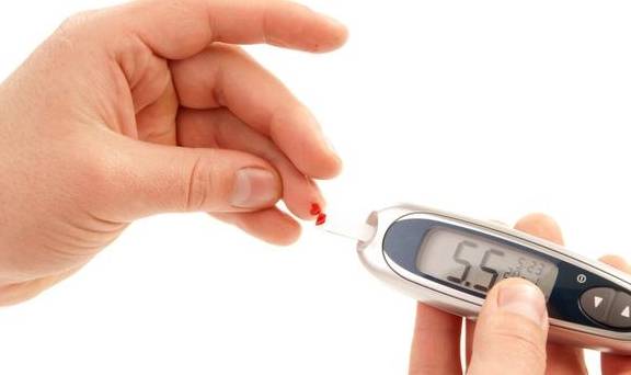 控制|糖化血红蛋白，体检和糖尿病病人，为啥都要查？有啥用？医生解答