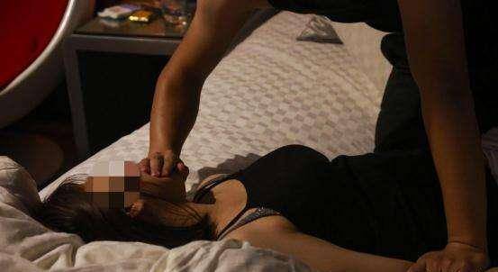 深夜不睡觉的女生 0562da6ea25f4de2812cbfb7a80c30fb.jpeg