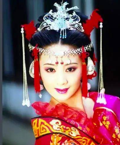 双女主|《上错花轿》双女主命运不同，一个44岁还是顶流，一个无人问津