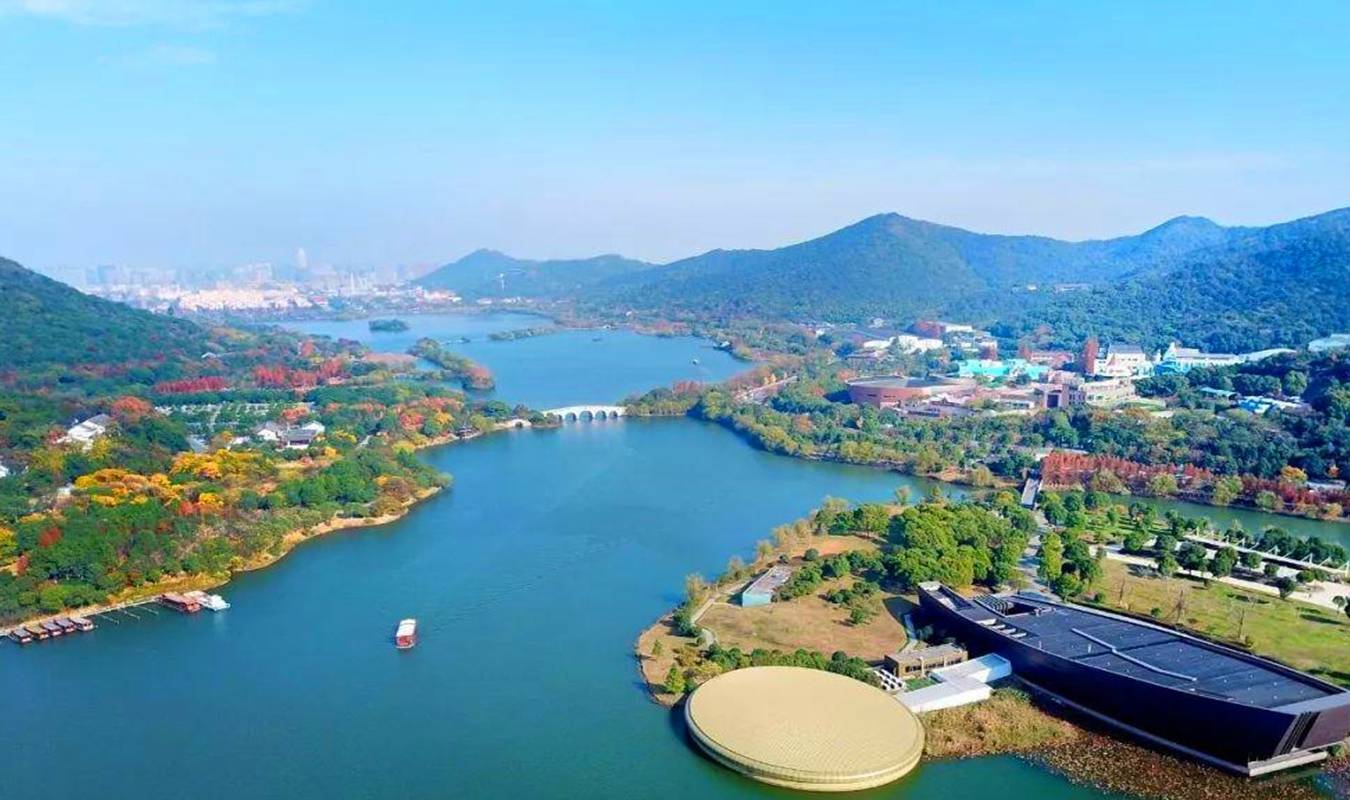 姊妹湖风景区在哪里 5259db09c0254bf4b2436e6a2ba4aa33.jpeg