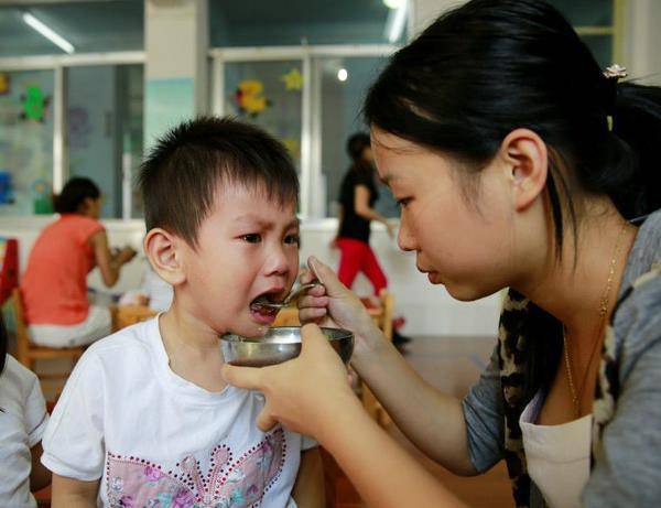 方法|一段幼儿园家长群聊天记录火了，家长的要求事无巨细，老师无语了