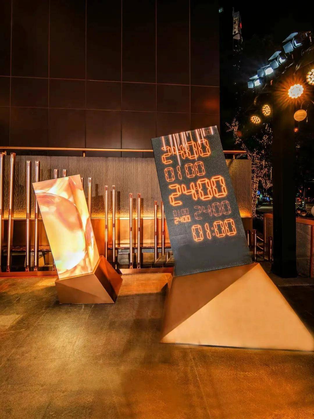 光芒限时狂欢！「YSL夜皇后之夜」闪耀登场，引爆魔都高质量夜生活！