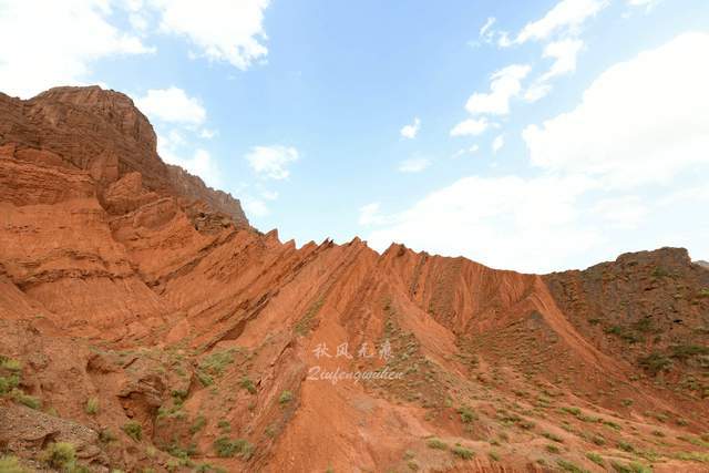 天山|红色山崖，幽静峡谷，库车感受天山神秘大峡谷的绚丽色彩