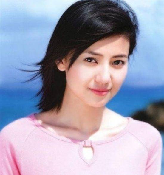 青春女星少女时期惊艳照：陈德容15岁张柏芝16岁徐若瑄18岁惊为天人