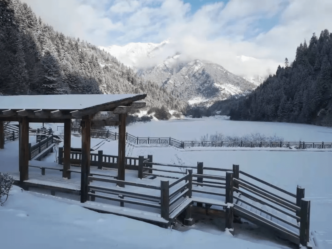 瑞雪兆豐年達古冰川新春雪如約而至