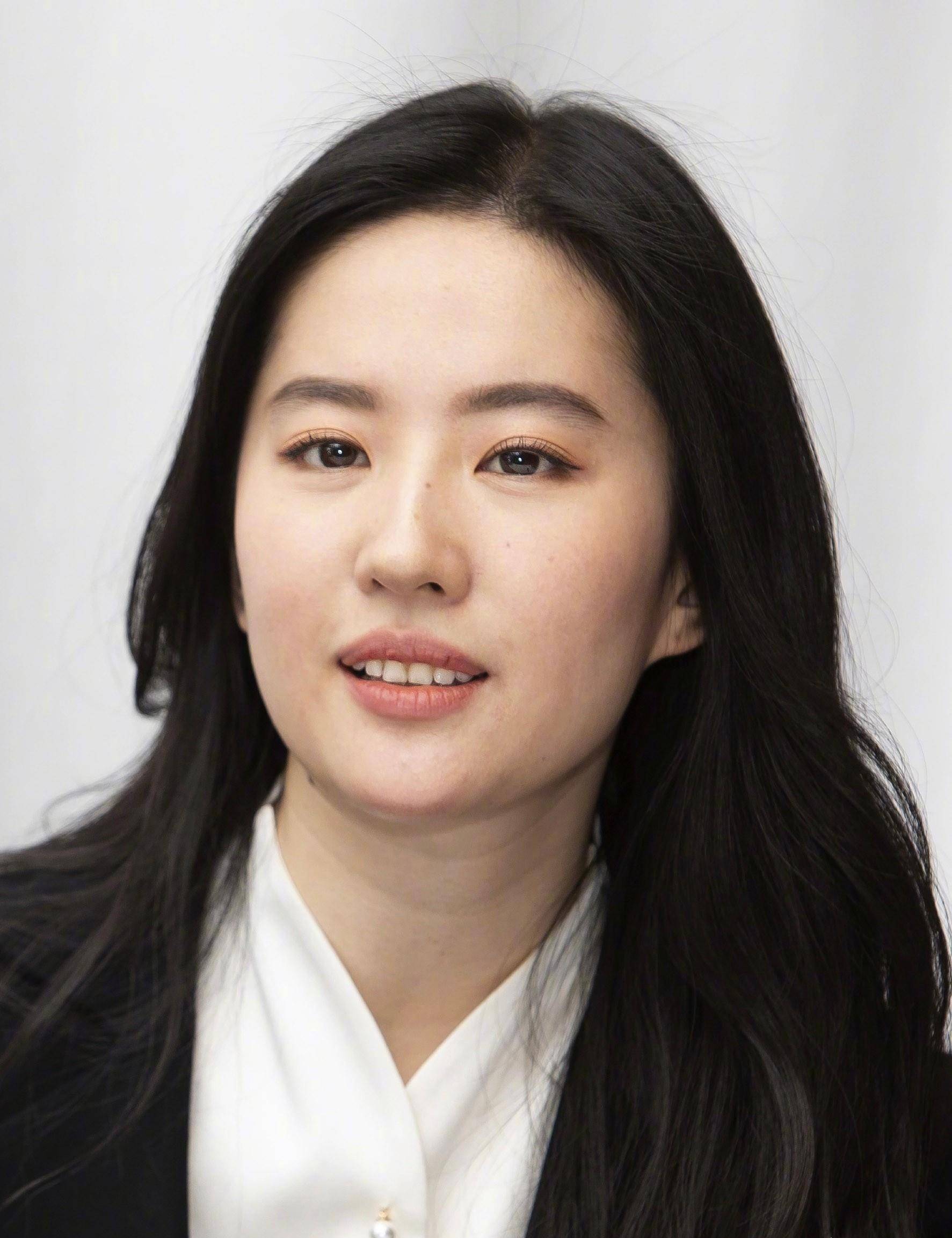 外国人看中国明星年轻时颜值 0cd9475cf9c84251a0ce6368007042a8.jpeg