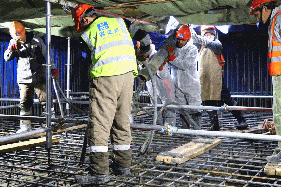 中国建筑刷新纪录零下35完成1150方混凝土浇筑打破俄罗斯冬施记录