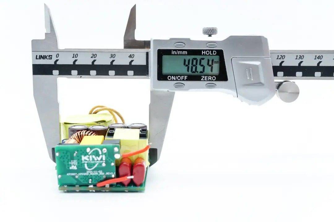 必易微带来PFC+QR全套国产120W氮化镓快充解决方案