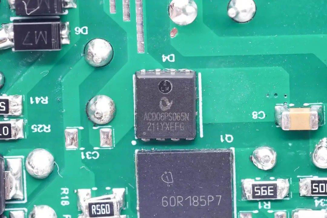 必易微带来PFC+QR全套国产120W氮化镓快充解决方案