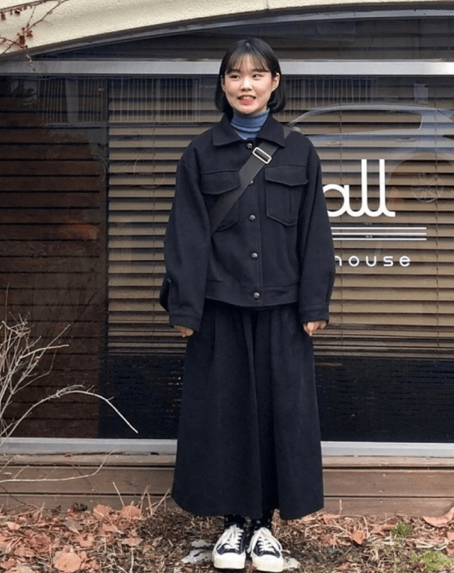 颜色 短发小姐姐youryeony的日常穿搭 将工装风穿得很可爱的森系女孩