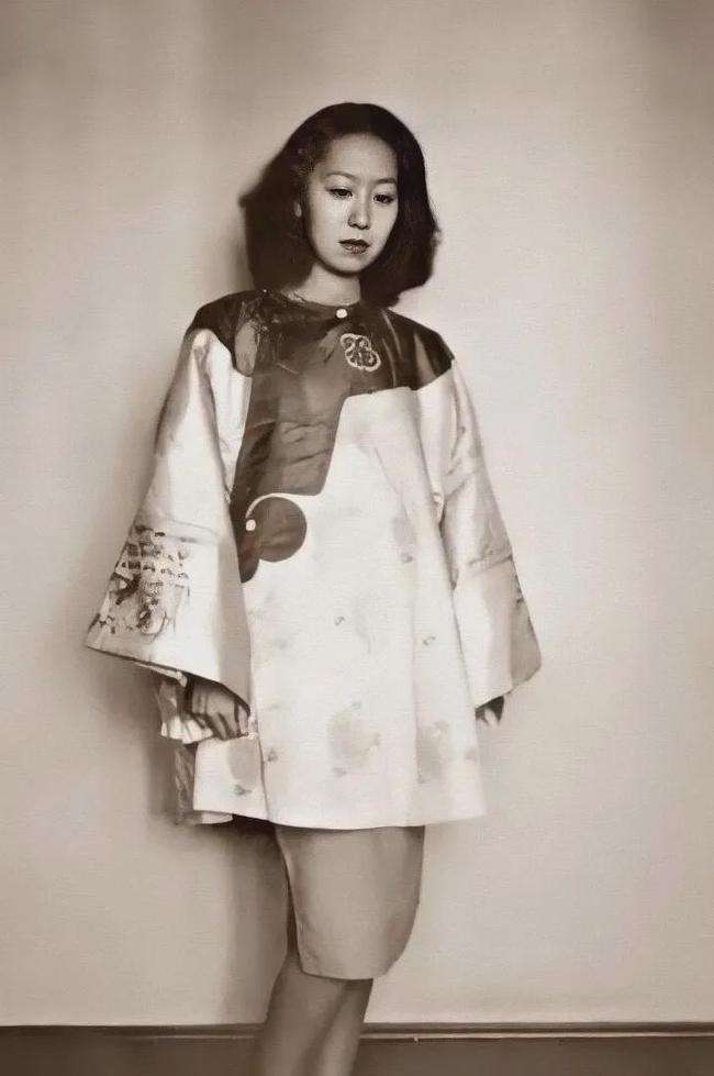 原创张爱玲妈妈黄逸梵抛下子女远走伦敦去世时张爱玲竟不愿意看她