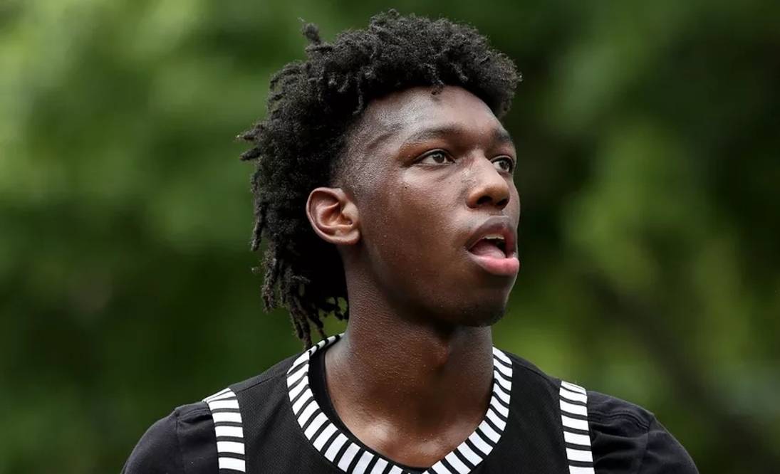 但无奈2020年正是ncaa大力打击受贿事件的一年,怀斯曼也就被当成了