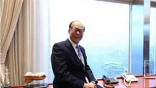 鬼吹灯之龙岭迷窟评价而他和自己的爱妻的合照也被公布了