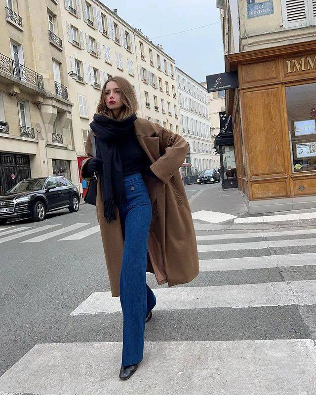 棕色 Solene Lara用穿搭表现出内敛的法式诱惑|博主推荐