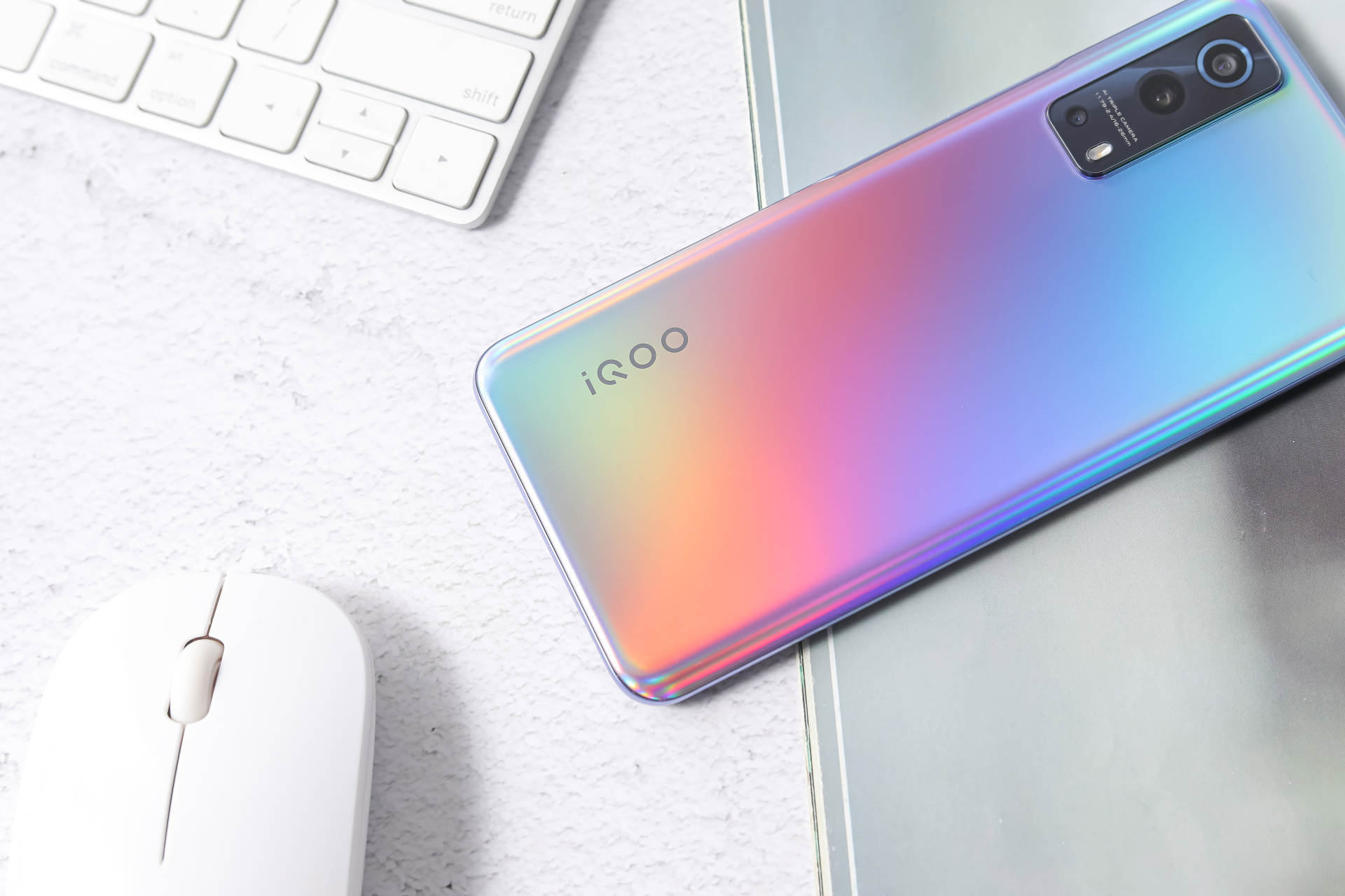 iqoo z3外观评测:镀膜工艺加持,好用又好看_手机_广角镜头_后盖