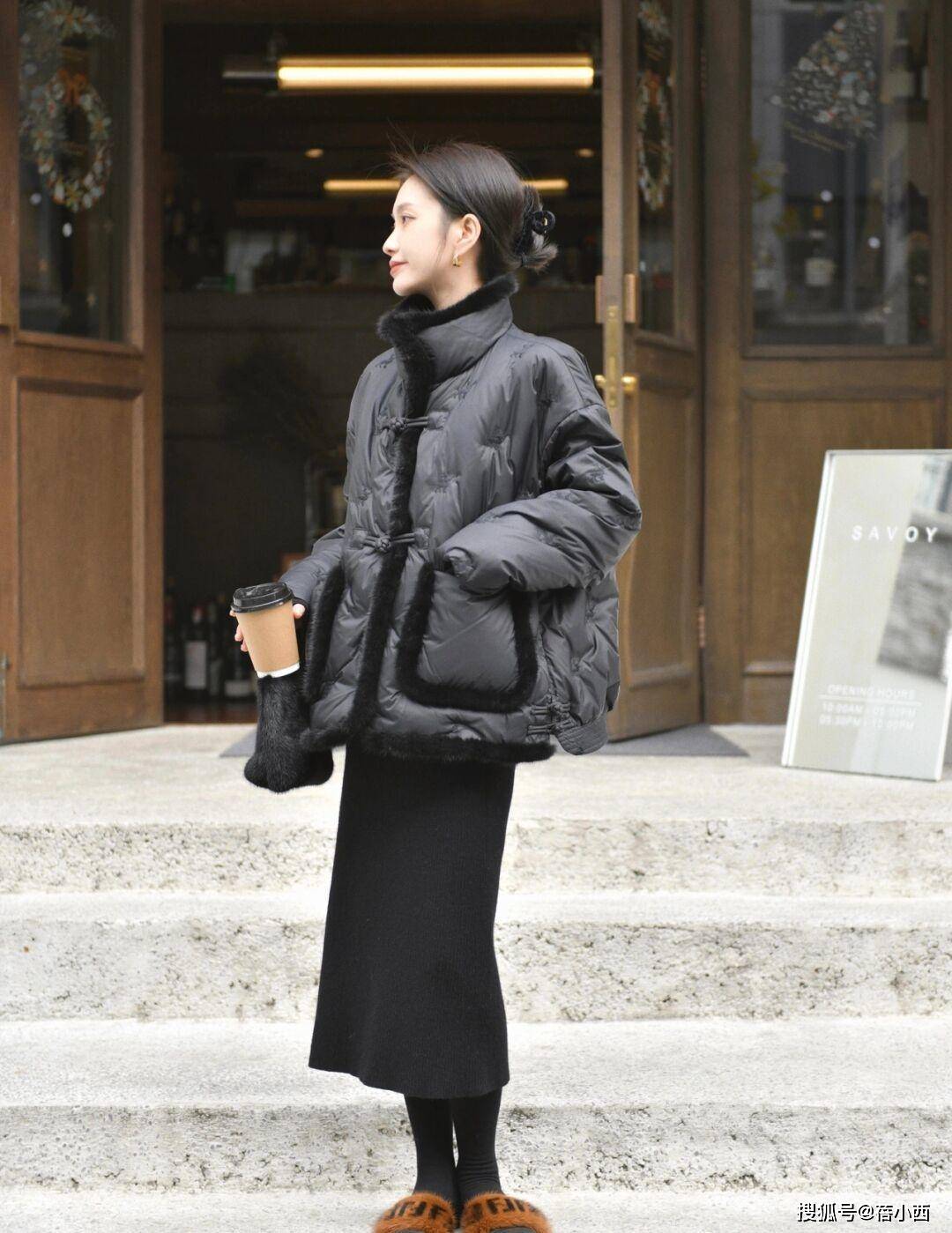 整体 深冬外套买精不买多,一件羽绒服足够!怎么穿都优雅年轻、显气质