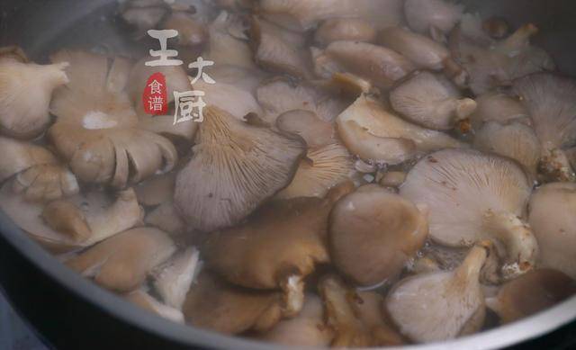 蘑菇要不要煮 df1b506c0b80458d9fbf7d0b351e59ec.jpeg